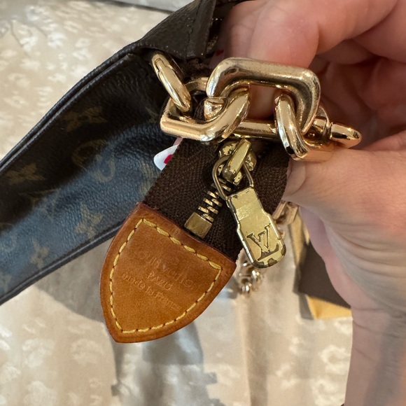 100% Authentic Louis Vuitton Toiletry Pouch 26! - Picture 2 of 9